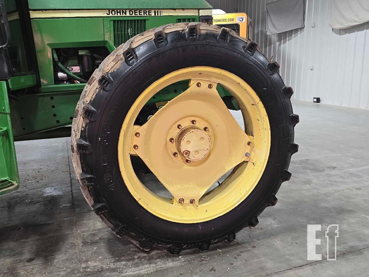 1995-john-deere-6400-image-17