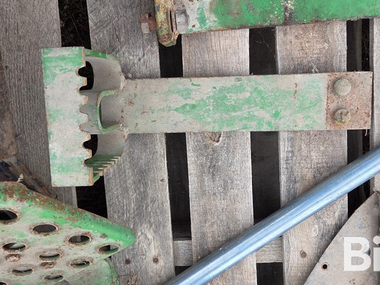 john-deere-tractor-parts-&-vittetoe-chaff-spreader-part-image-10
