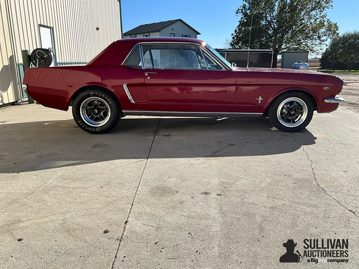 1966-ford-mustang-2-door-coupe-image-4