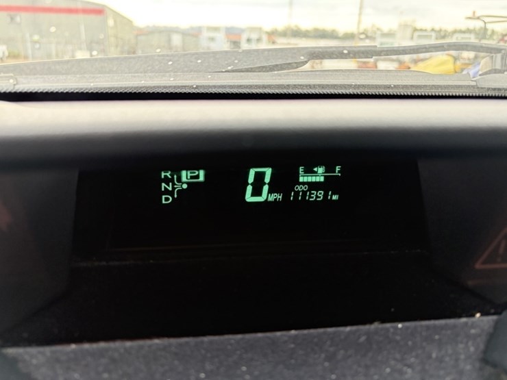 2009-toyota-prius-hybrid-sedan-image-30