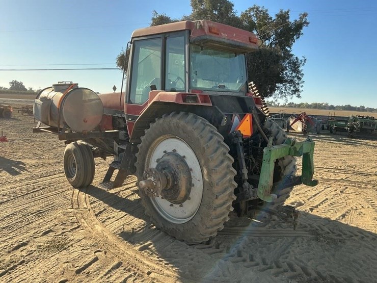 case-ih-7210-tractor-image-6