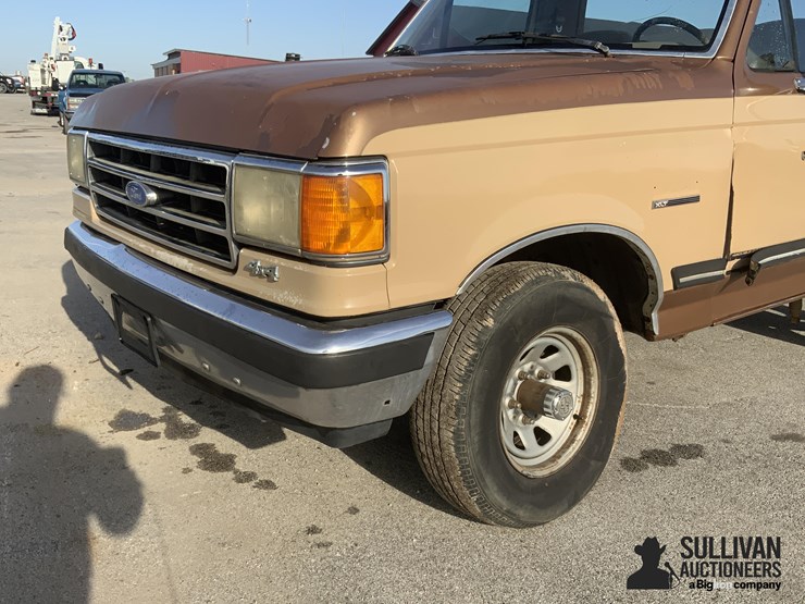 1989-ford-xlt-bronco-4x4-suv-image-12