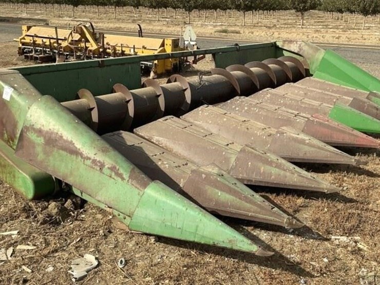 john-deere-853a-8-row-corn-header-image-1