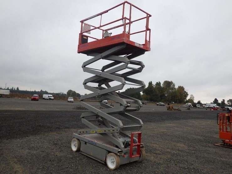 2012-skyjack-sj4632-scissor-lift-image-3