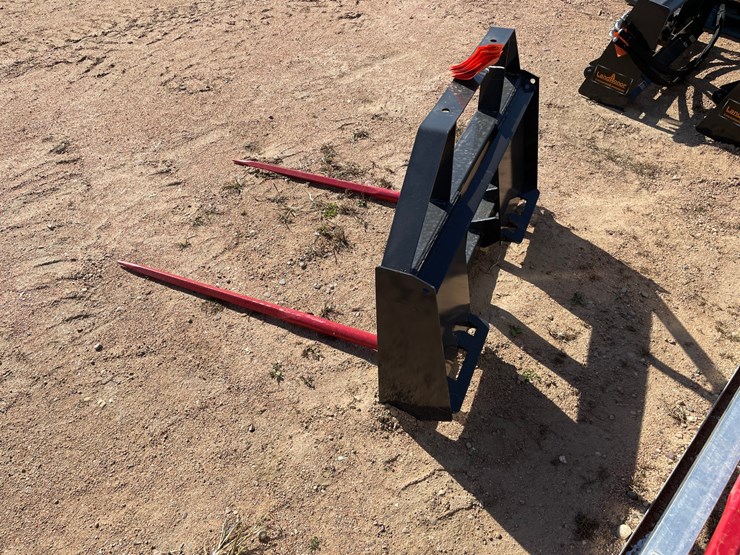 #4096-•-landhonor-bale-spear-frame-attachment-image-3