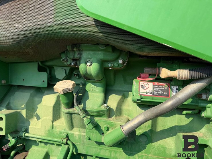 2011-john-deere-8335r-tractor-image-86