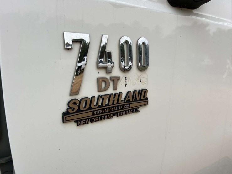 2007-international-7400-tandem-axle-dump-truck-(181,761-miles)-image-69
