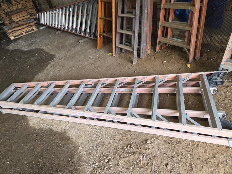 #16-•-12-ft-"a"-ladder-with-12-ft-extension-image-2