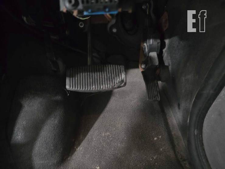 2013-ford-e250-image-11