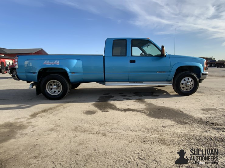 1993-chevrolet-gmt-400-k3500-4x4-extended-cab-dually-pickup-image-4