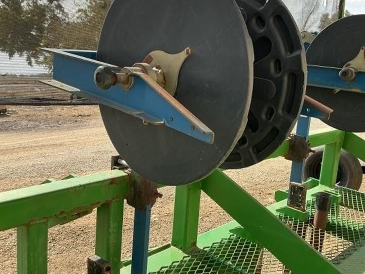 andros/custom-3-pt-3-row-60"-drip-tape-injector-image-8