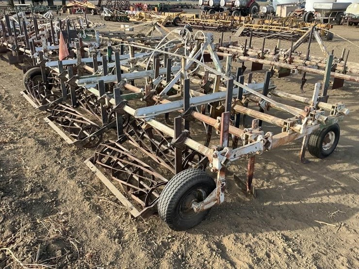 custom-3-pt-3-row-60"-cultivator-image-4