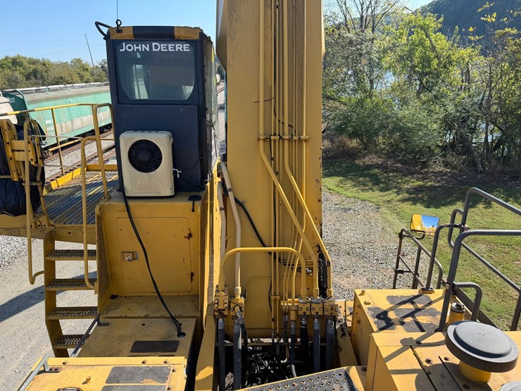 #4098-•-2015-john-deere-870g-lc-excavator-image-134