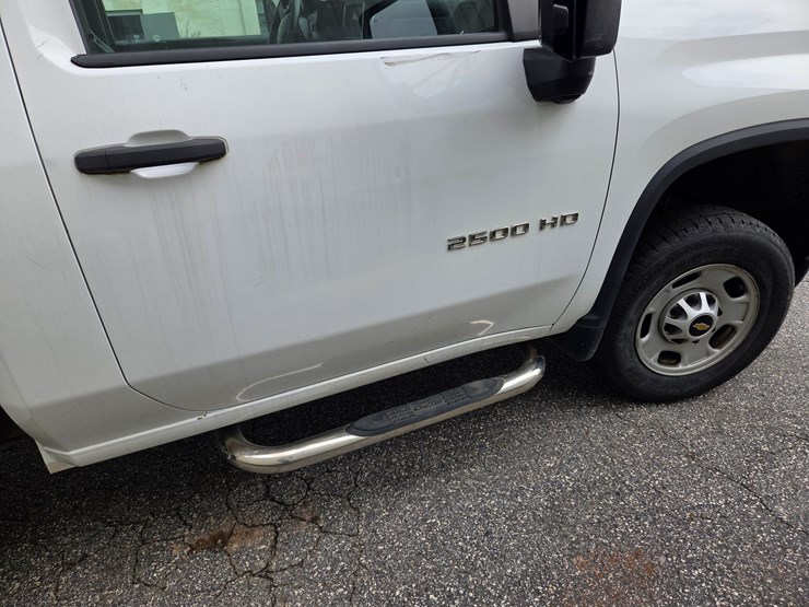 #6-•-2022-chevrolet-2500-service-truck-/-vin:-1gbowle71nf140105-/-68.050-image-17