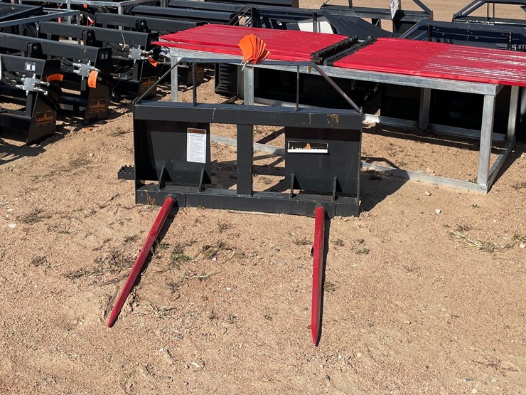 #4098-•-landhonor-bale-spear-frame-attachment-image-12