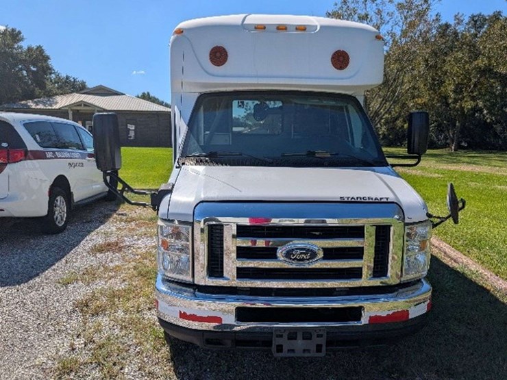 2017-ford-e-450-handicapped-shuttle-bus,-6.8-liter-v10-gas,-automatic,-image-2