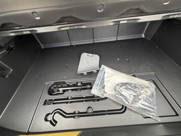 2009-toyota-prius-hybrid-sedan-image-23