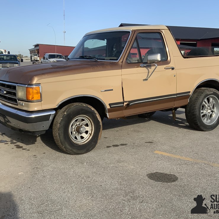 1989 Ford XLT Bronco 4x4 SUV