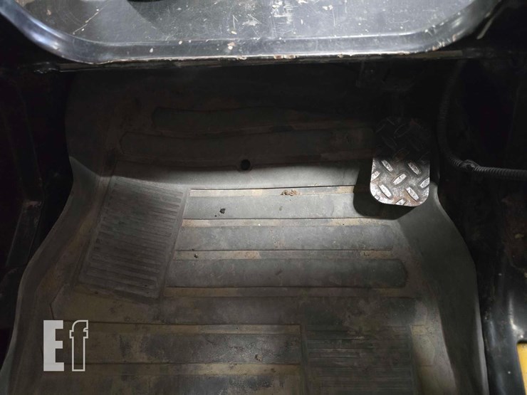 2018-caterpillar-299d2-image-15