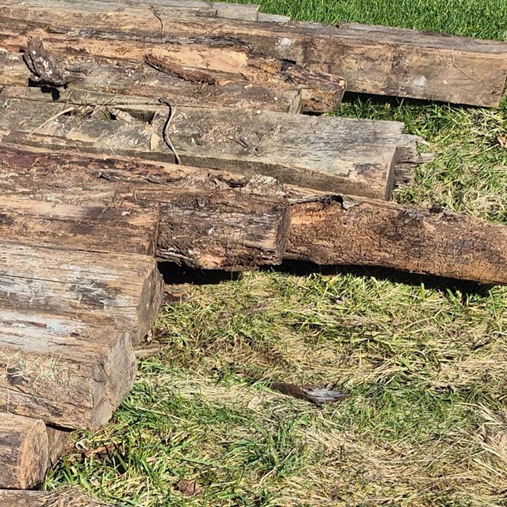 #8333 • Barn Beams