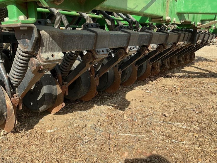 john-deere-1560-14'-pull-grain-drill-image-14