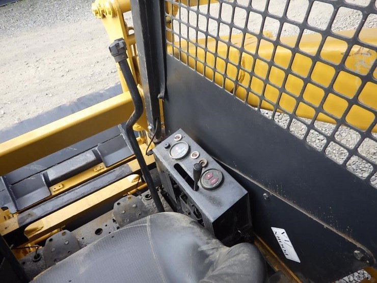 toyota-sdk8-skid-steer-loader-image-26