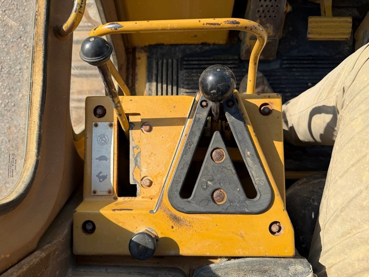 #4088-•-caterpillar-963-crawler-loader-image-78