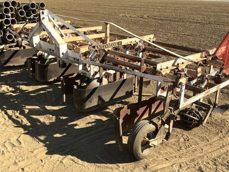 johnson-3-pt-3-row-60"-cultivator-image-1