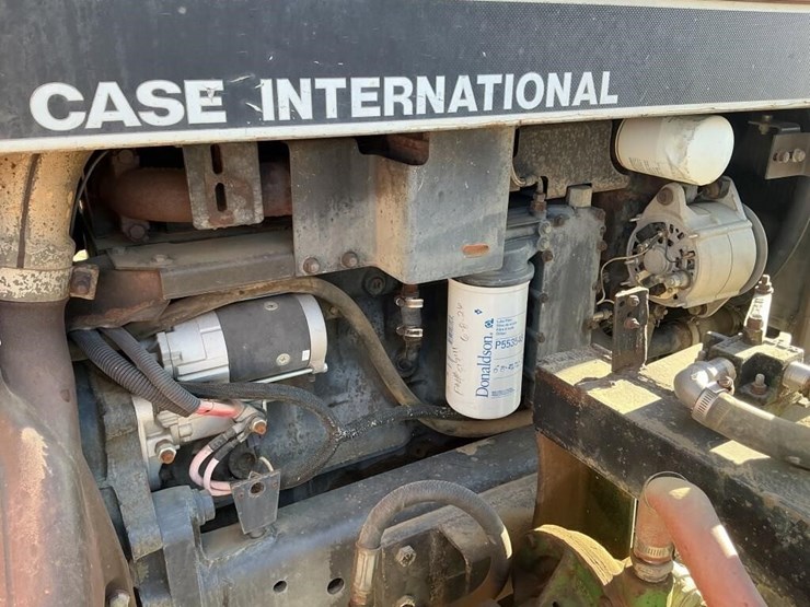case-ih-7220-tractor-image-12