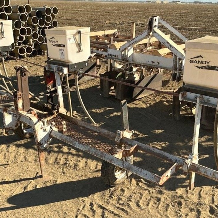 GANDY P45 3-Pt 3-Row 60" Hyd. Baiter Bar