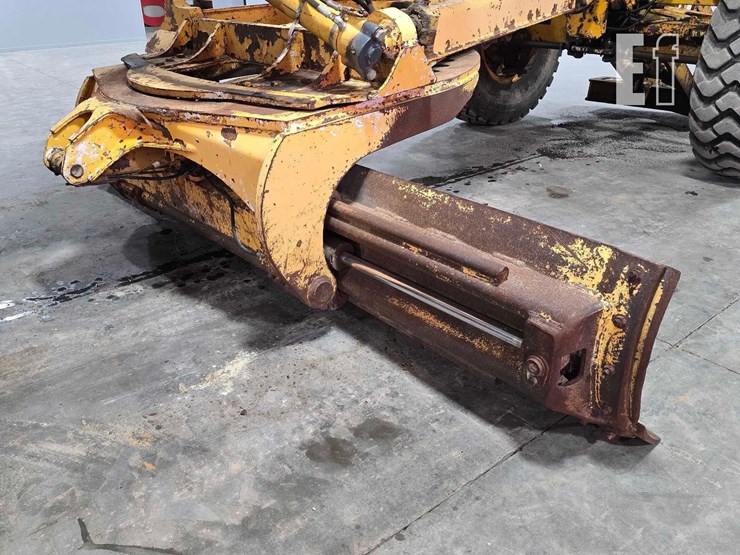 1979-deere-772a-image-11