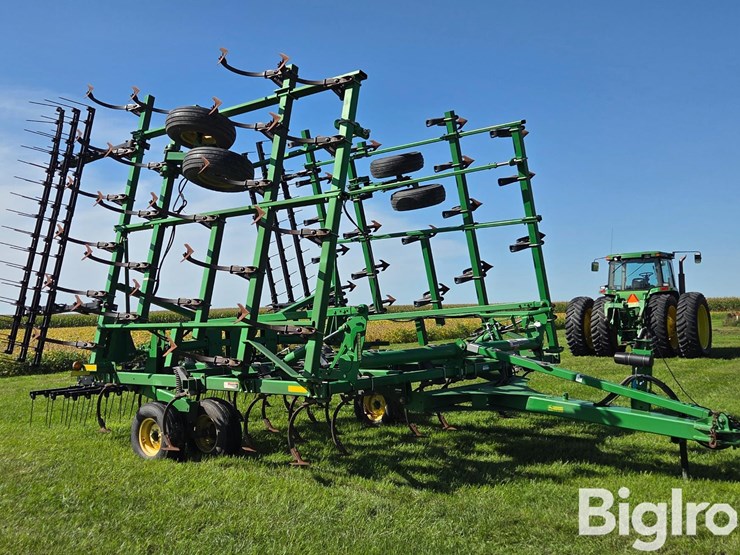 2011-john-deere-2210-field-cultivator-image-3
