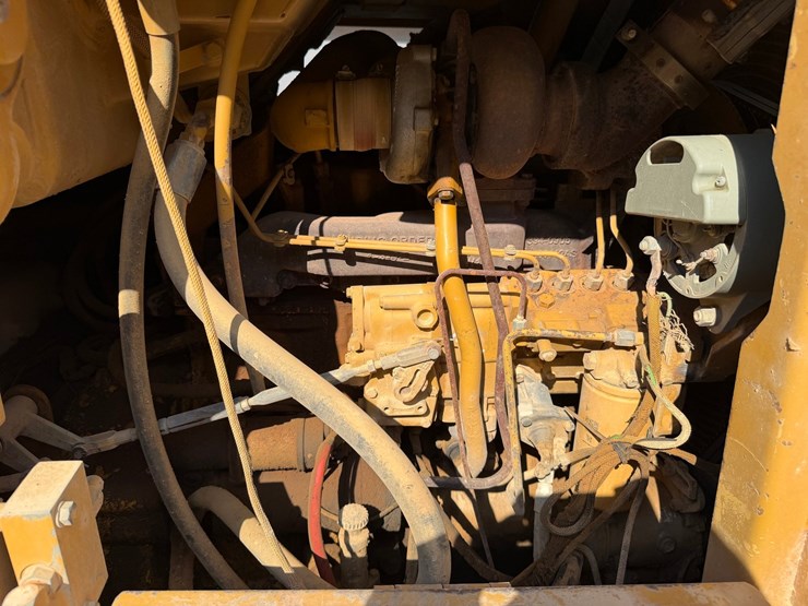 #4088-•-caterpillar-963-crawler-loader-image-38