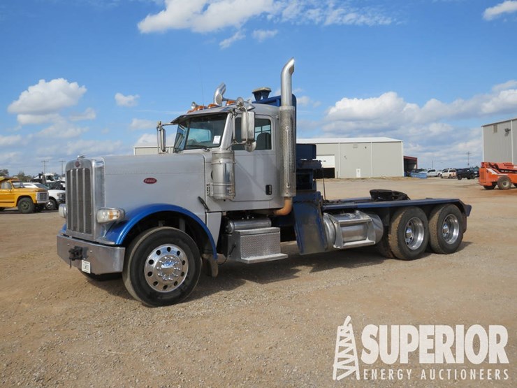 2015-peterbilt-389-t/a-glider-winch-tractor-w/day-cab-image-1