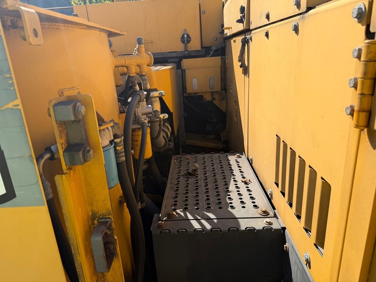 #4098-•-2015-john-deere-870g-lc-excavator-image-73