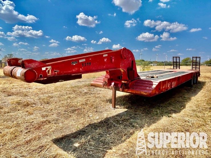 1981-nabors-49'oal-3-axle-detach/foldable-neck-equipment-trailer-image-1