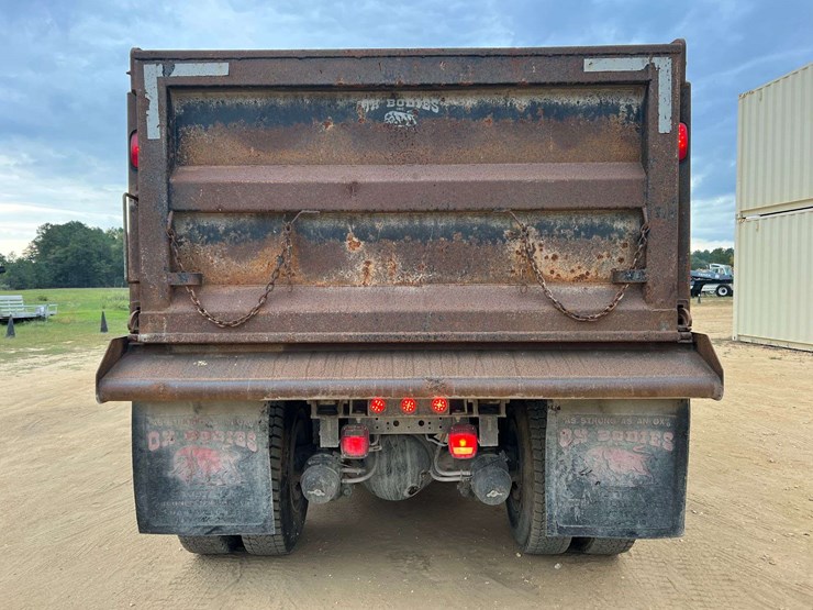 2007-international-7400-tandem-axle-dump-truck-(181,761-miles)-image-6