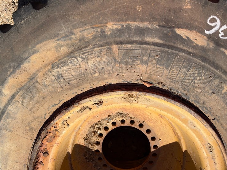 #41436-•-heavy-equipment-tire-image-5
