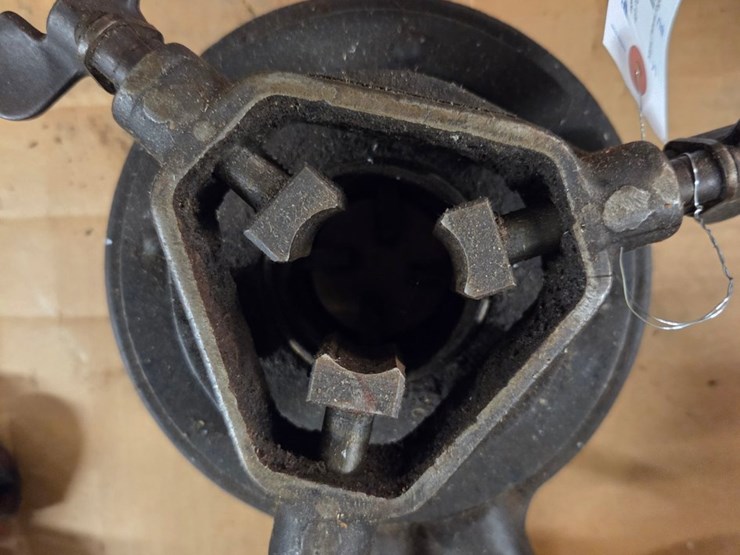 #66-•-rigid-pipe-threader-image-1