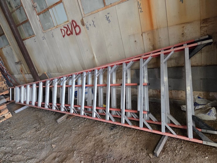 #19-•-16-ft-"a"-ladder-with-16-ft-extension-image-1