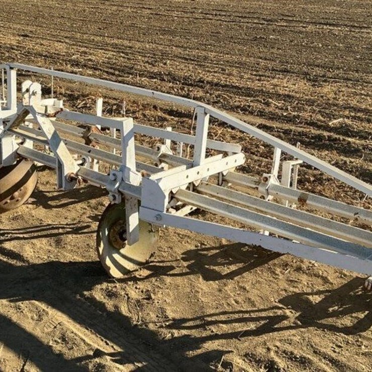 Custom 3-Pt 3-Row 60" Bed Scratcher