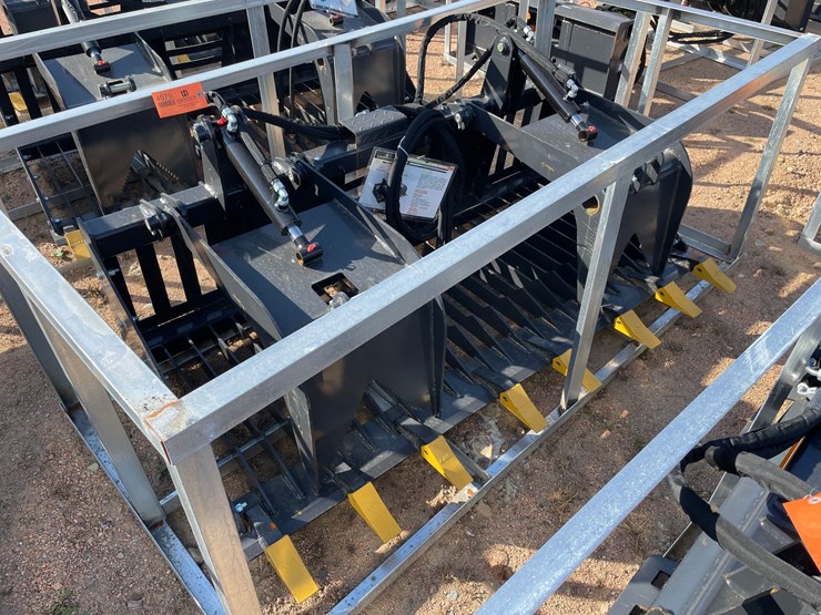 #4079-•-landhonor-72"-skeleton-hydraulic-grab-bucket-attachment-image-5