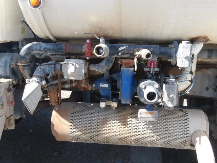 2006-international-5600i-water-truck-image-21