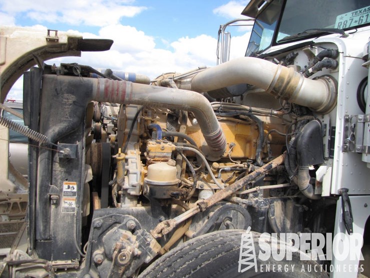 2005-peterbilt-378-t/a-day-cab-road-winch-truck-image-5