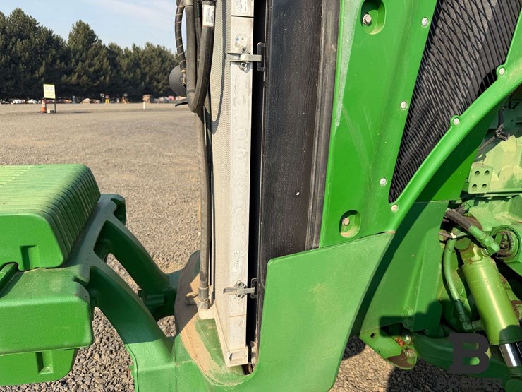 2011-john-deere-8335r-tractor-image-72