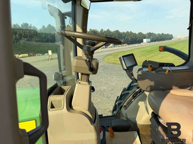2011-john-deere-8335r-tractor-image-90