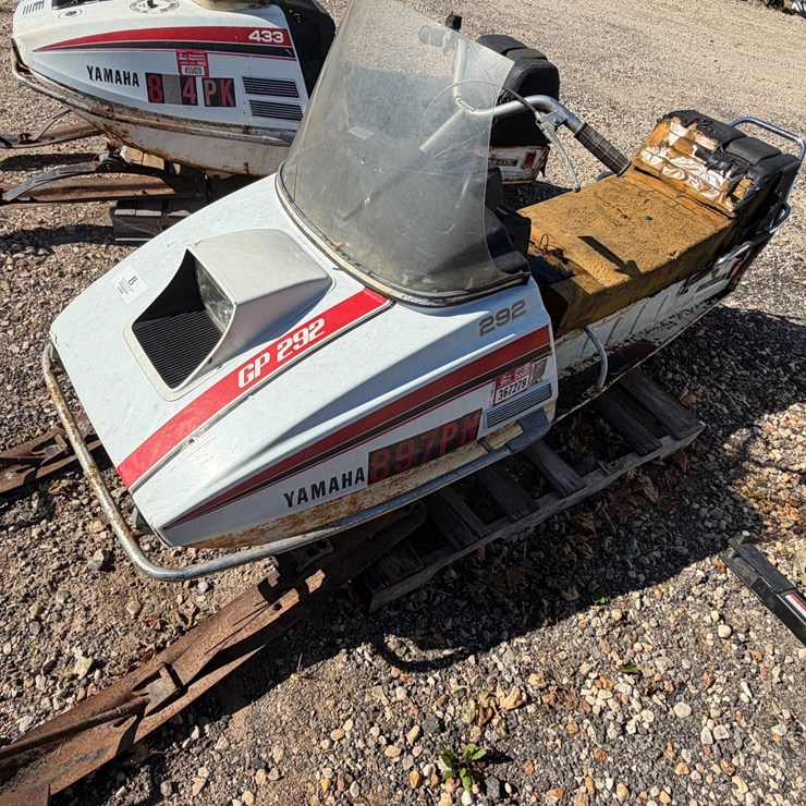 #8392 • Yamaha 292 Snowmobile