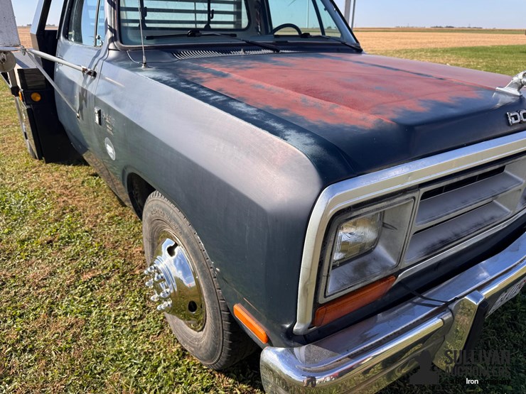 1989-dodge-d300-d350-pickup-truck-image-9