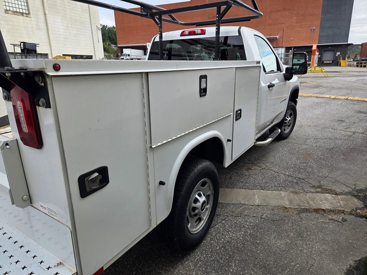 #6-•-2022-chevrolet-2500-service-truck-/-vin:-1gbowle71nf140105-/-68.050-image-12