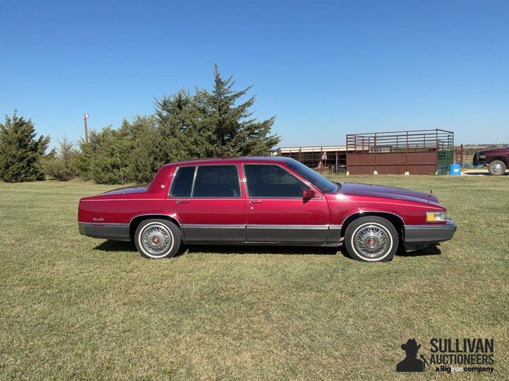 1989-cadillac-sedan-deville-car-image-4